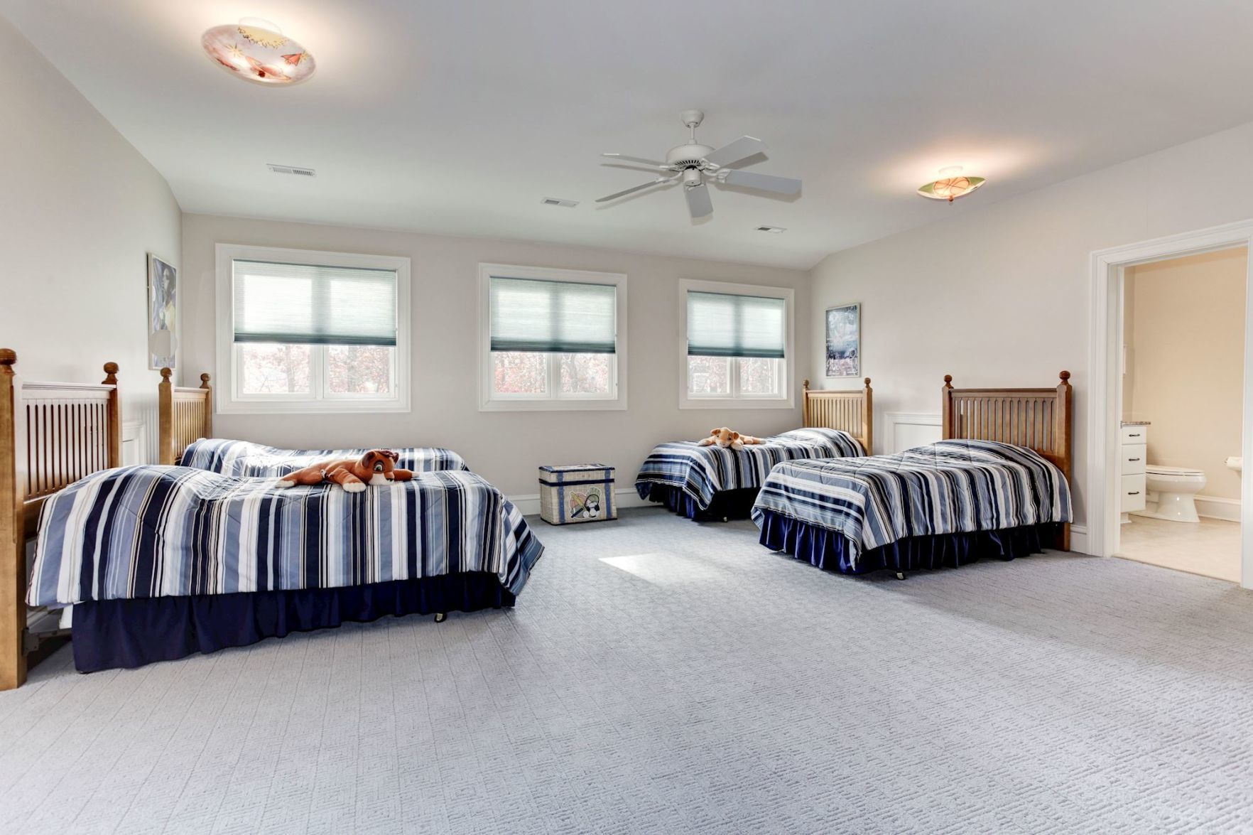 153_11103_VANDERBILT_COVE_281220_498828.jpg